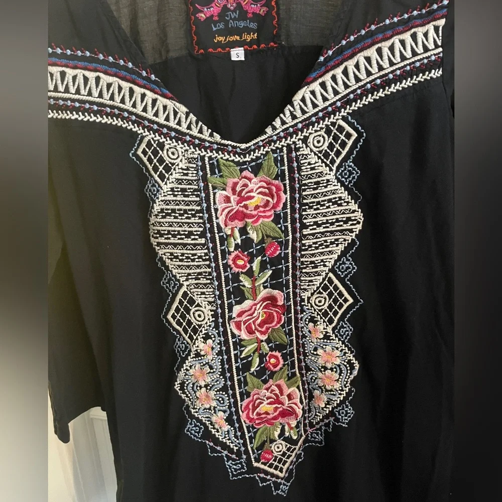 Johnny Was JW Los Angeles Embroidered Tunic Top, Small, Black